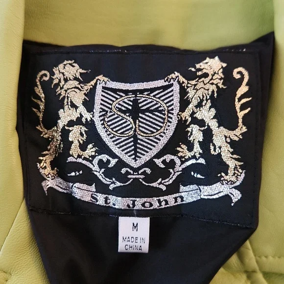 St John 100% Leather Blazer in a beautiful vibrant green. - Picture 10 of 12